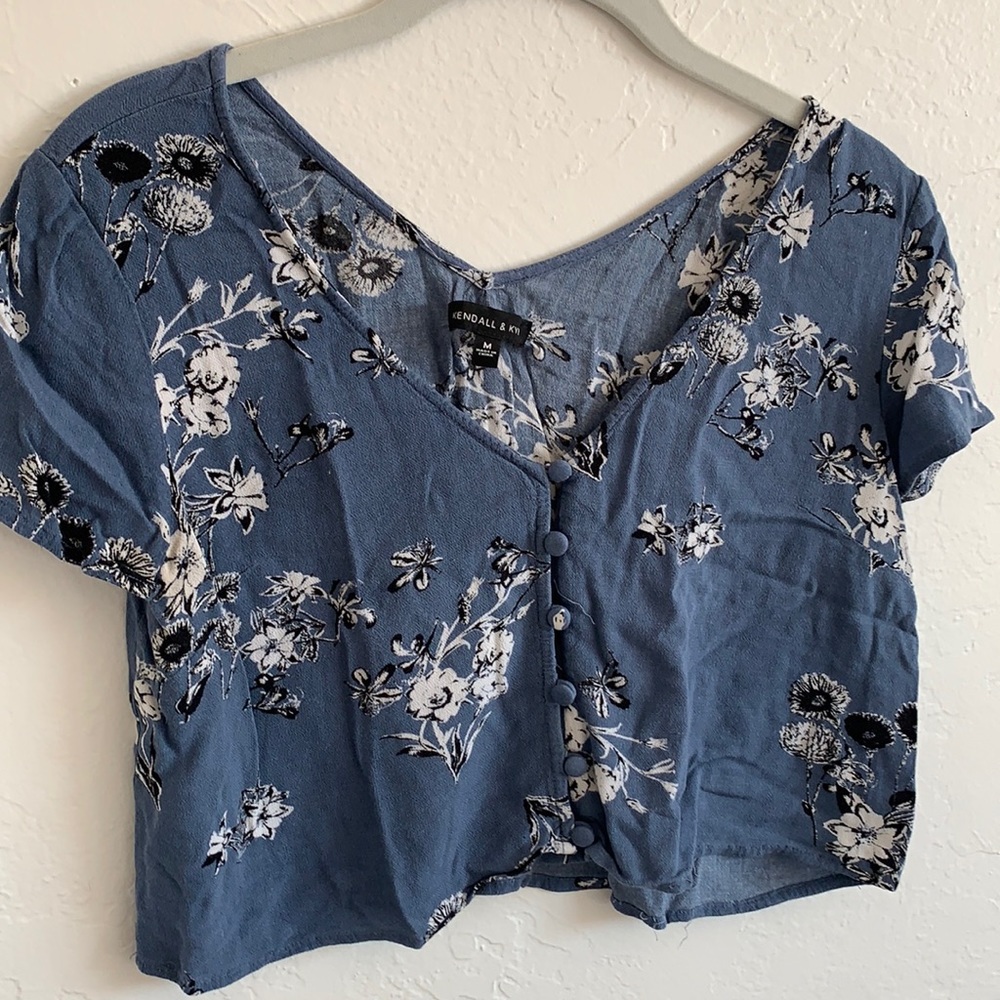 Blue and white floral Kendall & Kylie crop top